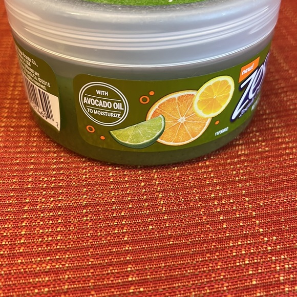 Zest fruit boost Smoothie Body Scrub - Picture 4 of 4